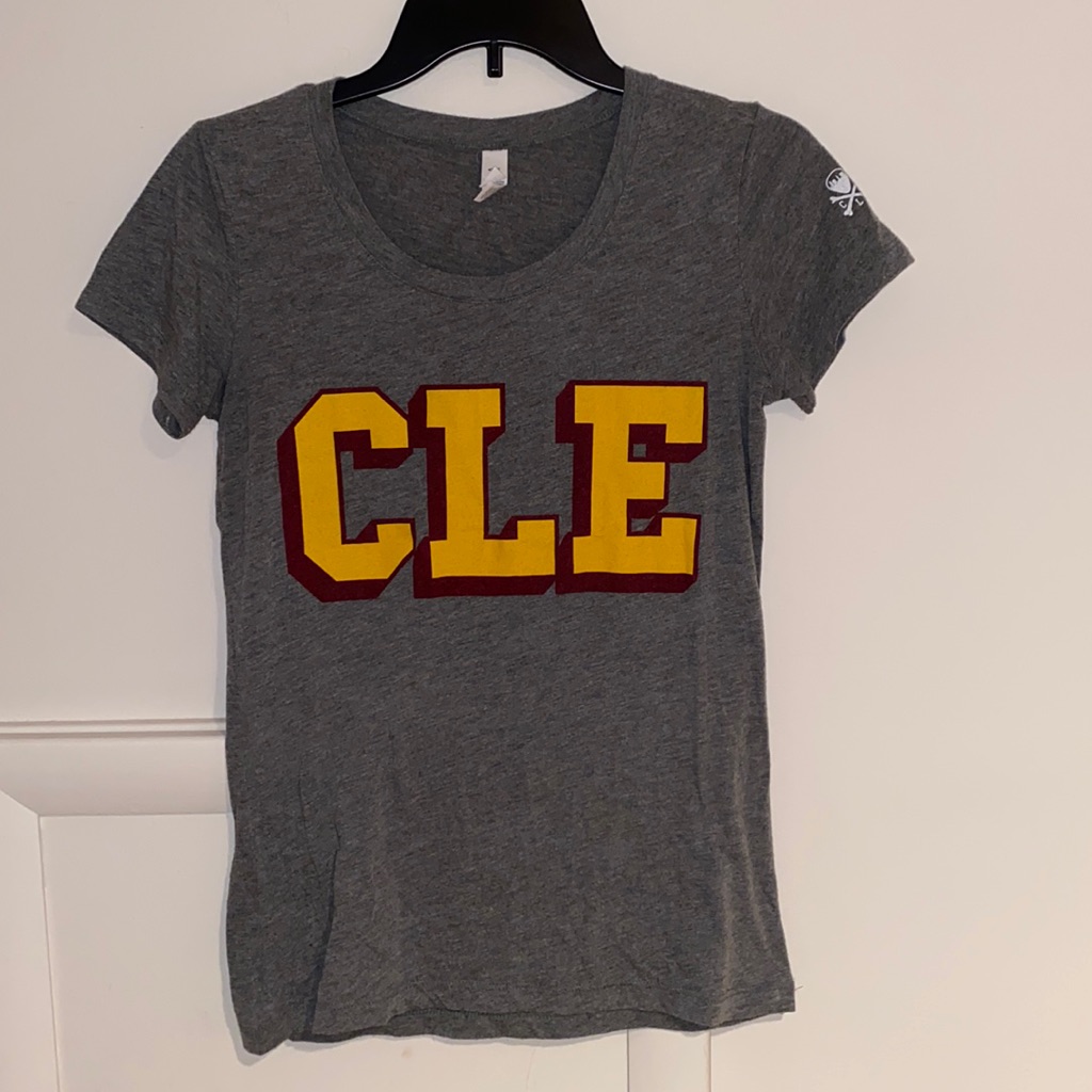 Gray Cle Tee (4)